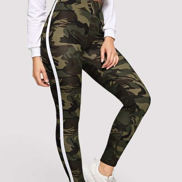 NEW!  Comfy & On Trend Side Stripe Camo Leggings - Picture 4 of 8